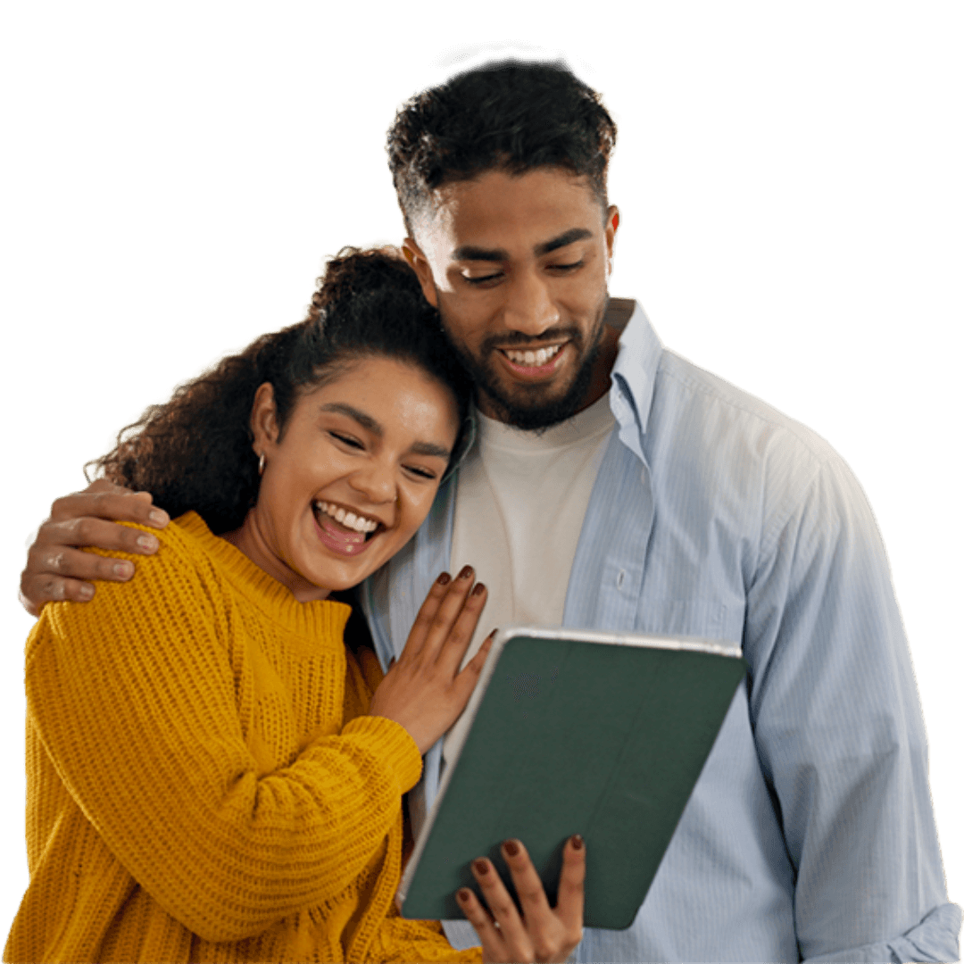 Casal feliz com tablet